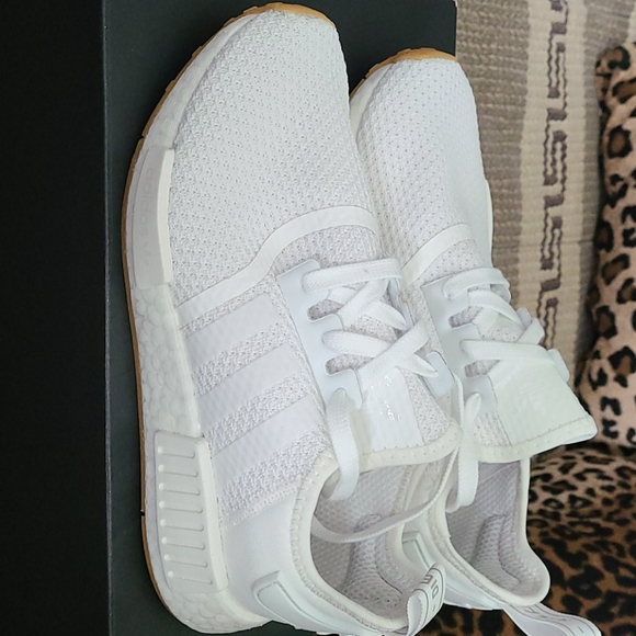 Adidas - Picture 2 of 7